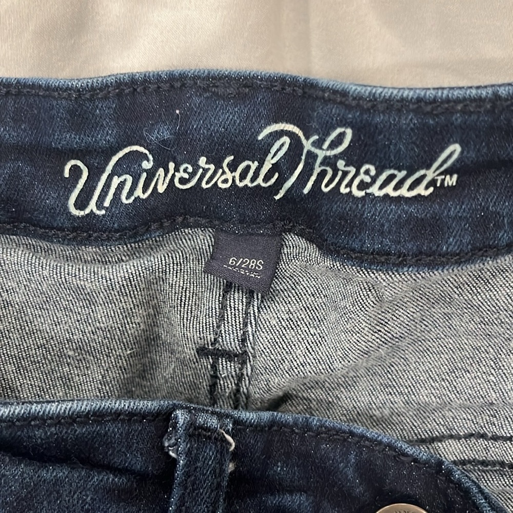 High Rise Skinny Size 6x28…Universal Thread - Picture 5 of 6